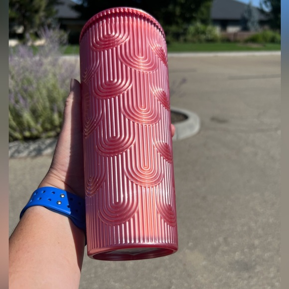 Starbucks Pink Pearl Mermaid Siren Scales Cold Cup Tumbler 24oz 2023 - Picture 2 of 5